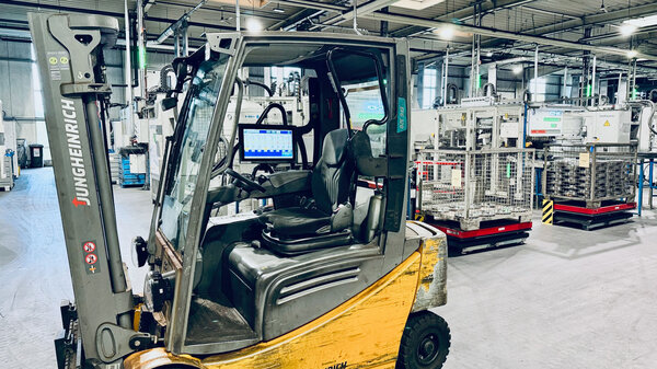 Use case: Digitalisierte Materialflusssteuerung bei Eurac GmbH mit SALZ Industrie-Panel-PC