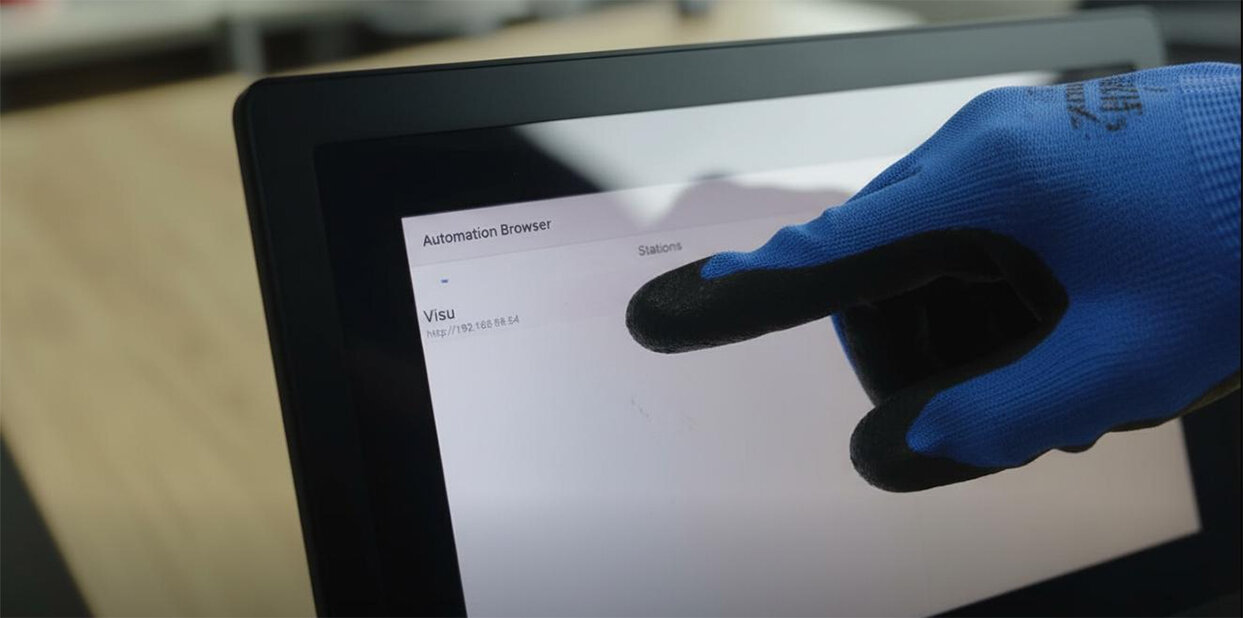 Easy to use even when wearing gloves