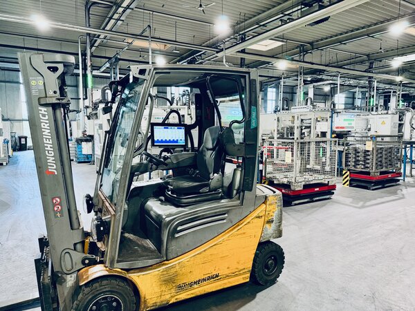 SALZ Panel PC integriert in einen Elektrostapler bei Eurac